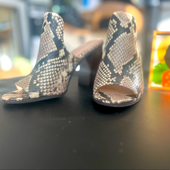 ALDO Snakeskin Print Open Toe Mule/Heel - Picture 3 of 10